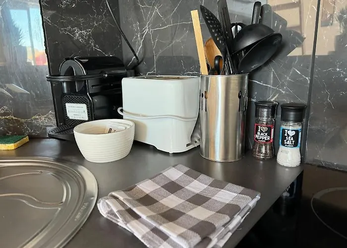 ღ L'entr'act • Au Coeur De Et Du Vieux Port La Rochelle (Charente-Maritime)